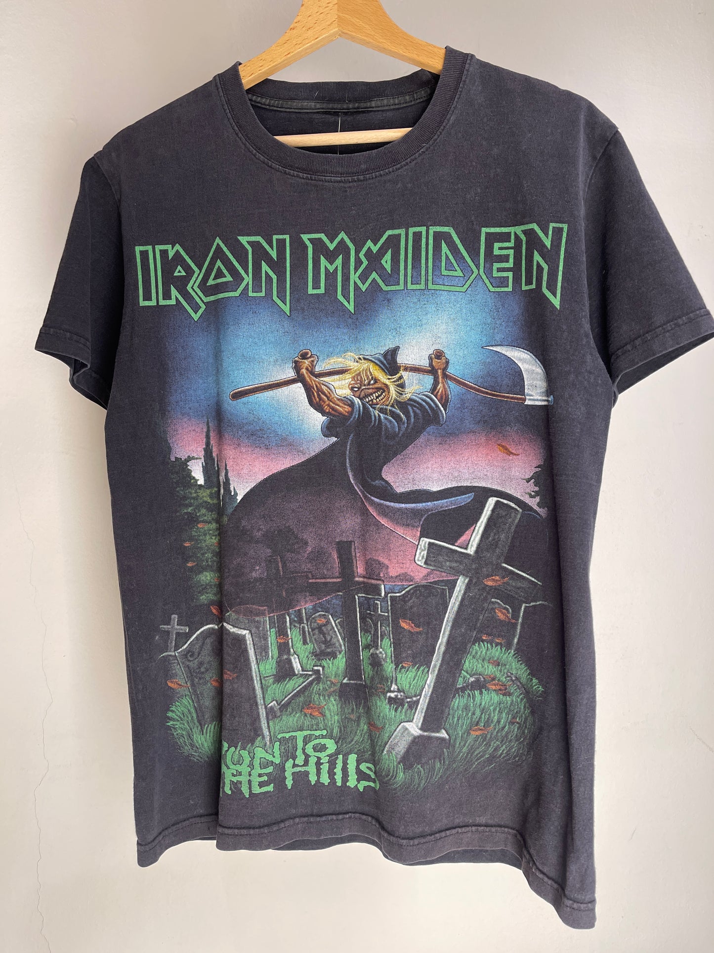 Iron Maiden Run to The Hills
